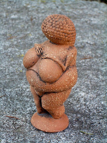 Venus von Willendorf h= 11 cm